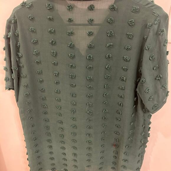 button button down shirt - Picture 3 of 4